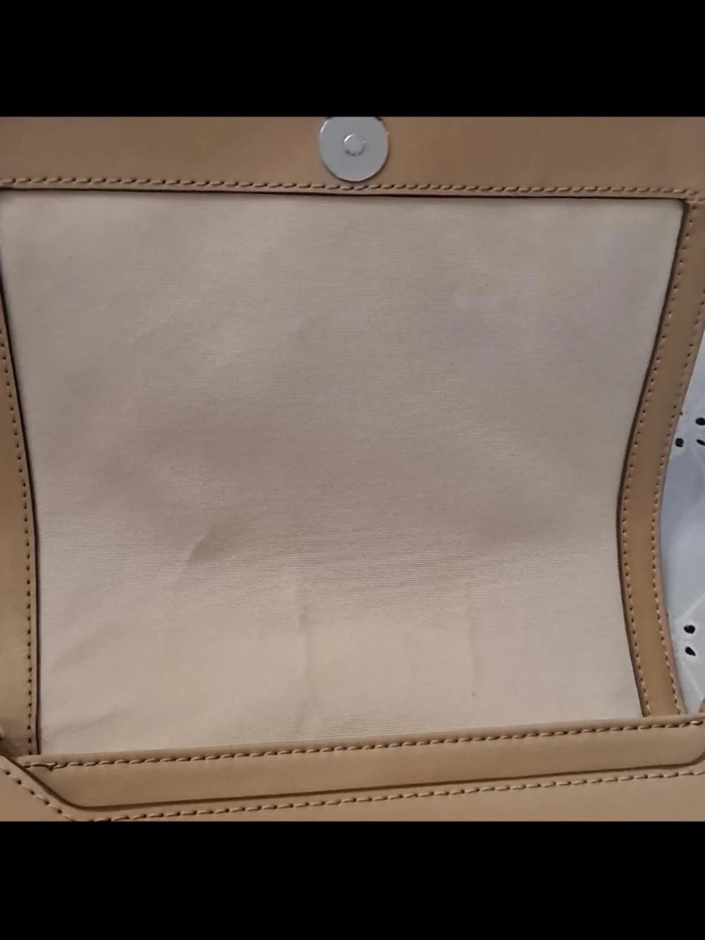 Marc Jacobs Beige Leather Crossbody with Signature Medallion - Picture 7 of 16